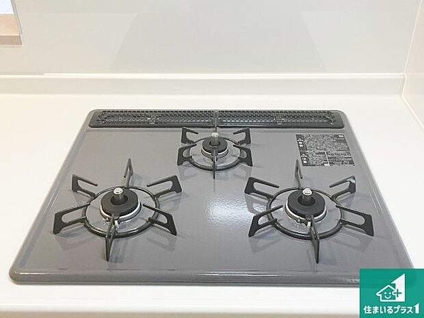 【コンロ】ダブル高火力Ｓｉセンサー付きコンロ！３口あるので、まとめて料理をする時も大活躍！