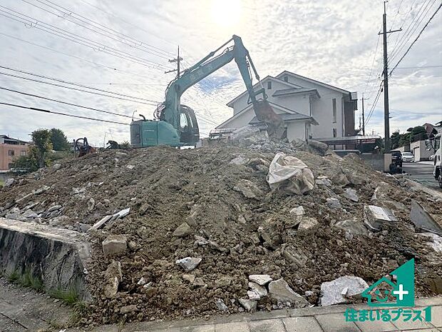 【外観】建築中ですが現地を見ると分かる事もございますので、ぜひ一度現地をご覧ください。