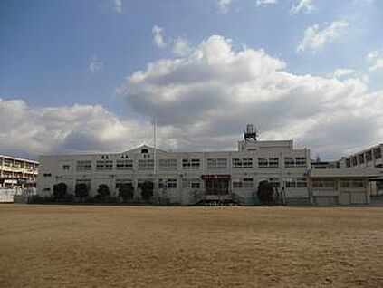 奈良市立飛鳥小学校 徒歩600m