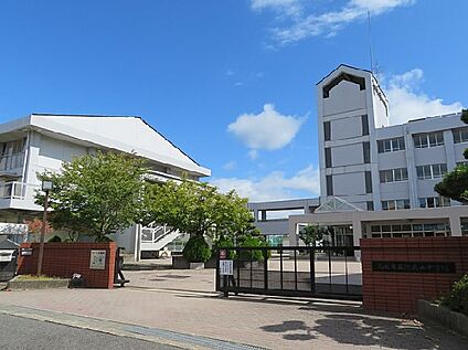 高槻市立阿武山中学校 徒歩1350m
