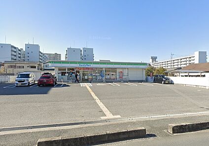 ファミリーマート 一津屋三丁目店 徒歩490m