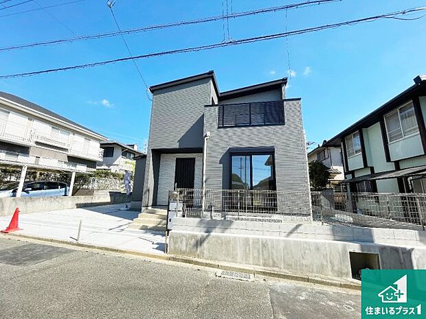 【外観】安心の10年保証!外観を美しく保ち、雨水で汚れを落とします!気になることがありましたら、お気軽にお問い合わせください!