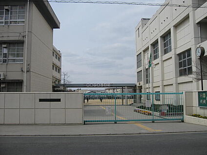 寝屋川市立第二中学校 徒歩430m