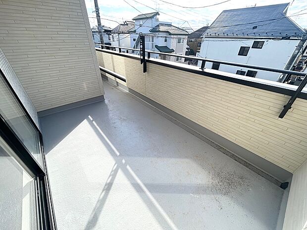 【バルコニー（同仕様）】同仕様南側バルコニー、物干し金物付