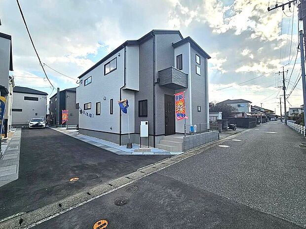 【6号棟】角地や両面道路で陽当たり良好+開放感有り！