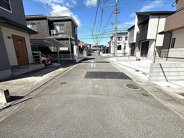南西側道路で陽当たり良好！
