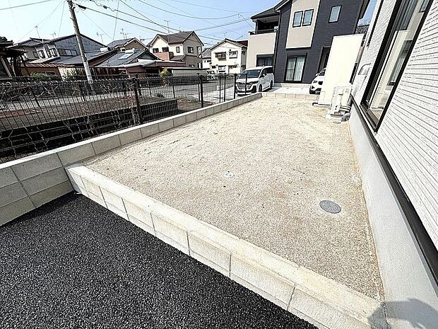 【1号棟】BBQも楽しめるお庭付き！