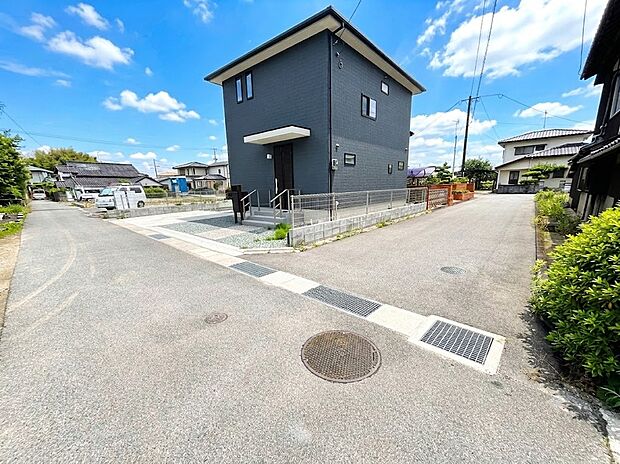角地で陽当たり良好+開放感有り!