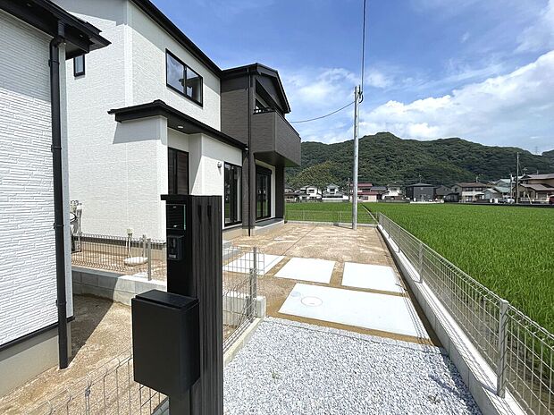 ちょっとしたお庭付き!