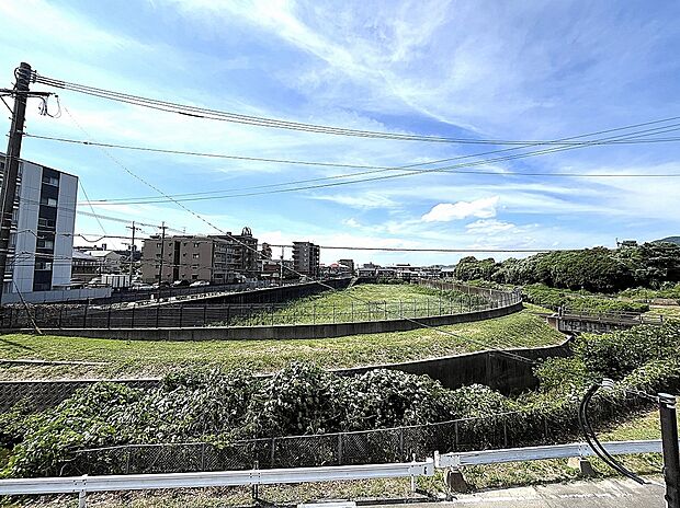 バルコニーからの眺望！物件目の前は建物がなく開放的です♪