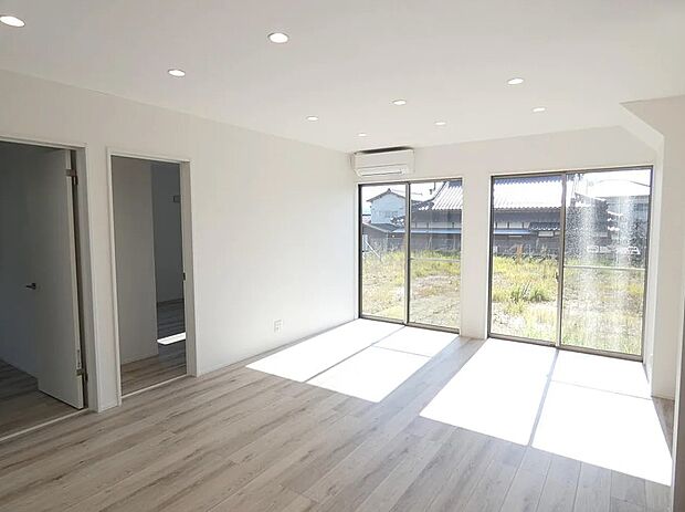 【リビング】南向きの明るいリビング♪