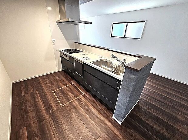 【キッチン】家族の会話が弾むカウンターキッチン!