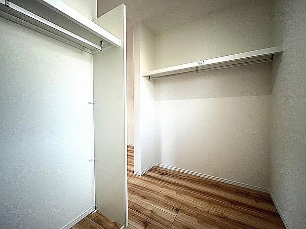 【ウォークインクローゼット】2階全居室にウォークインクローゼット付きで収納豊富な間取り!