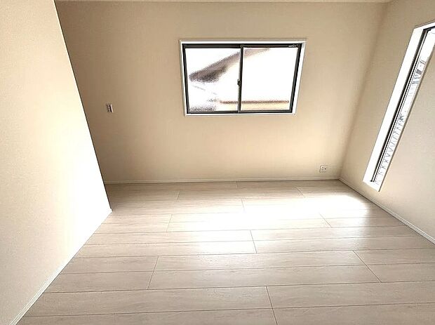 【2階6帖洋室】2階全居室6帖以上で、どのお部屋も使い勝手がいいですよ♪