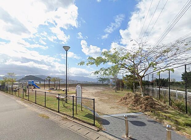 今津南公園（約150m）