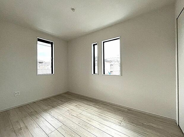 【5.7帖洋室】木の温もりが優しい内装！