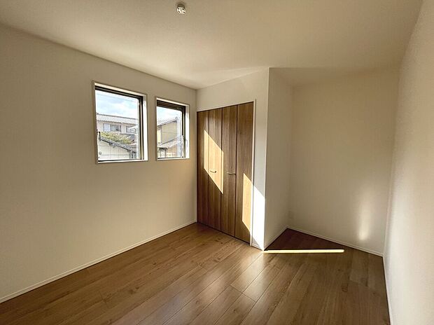 【洋室】木の温もりが優しい内装♪