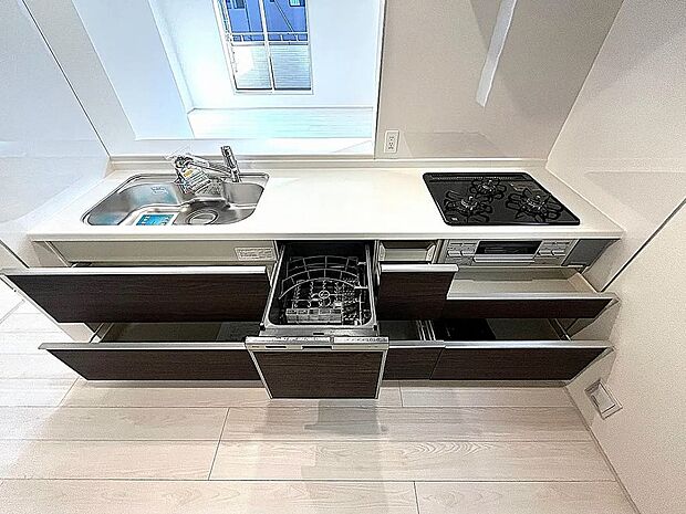 【【3号棟】キッチン】食洗機付きの収納豊富なシステムキッチン！