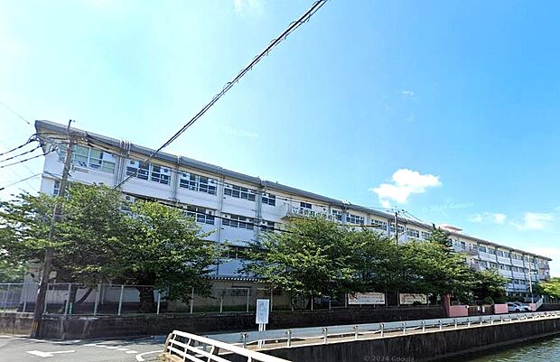 北九州市立折尾中学校（約500m）