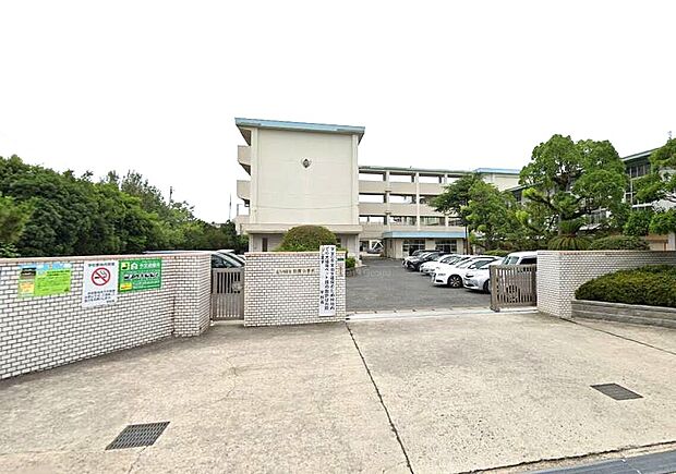 北九州市立引野小学校（約884m）