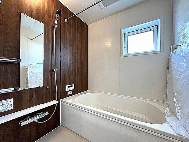 【【1号棟】浴室】広々お風呂でほっとひといき！