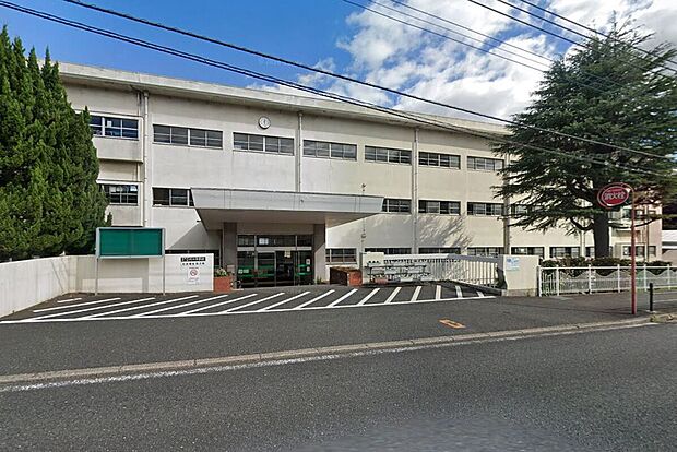 北九州市立槻田中学校（約350m）