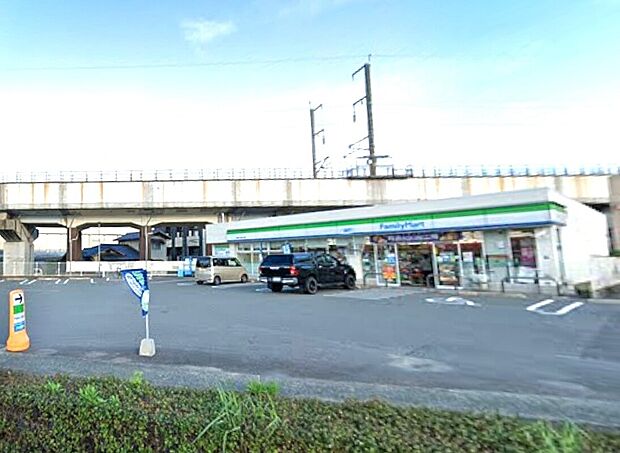 ファミリーマート福岡土井四丁目店(約400m)