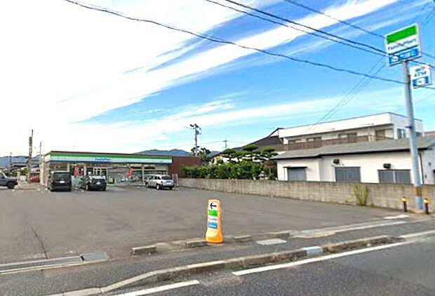 ファミリーマート行橋行事店（約369m）