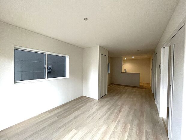 【【1号棟】リビング】LDK広々18.7帖！