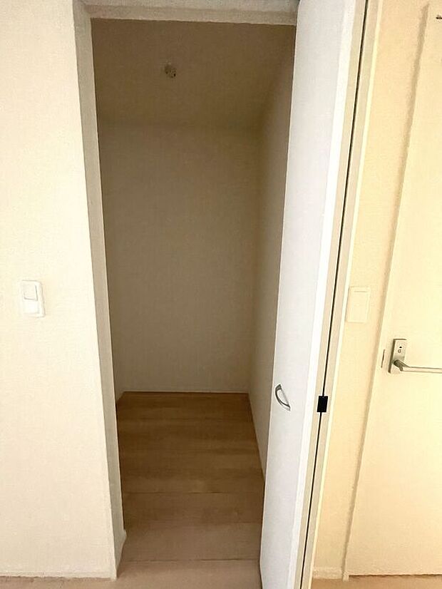 【【2号棟】ストレージルーム】大きな物も楽々収納できます！