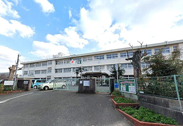 春日市立春日西小学校（約450m）