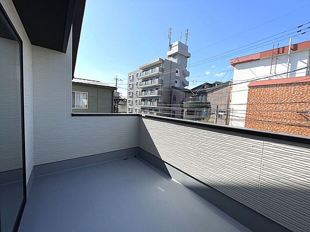 【【3号棟】バルコニー】使い勝手の良い広々バルコニー!