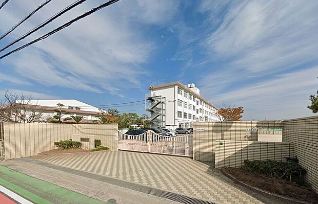 福岡市立元岡中学校（約1,900m）