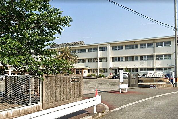 飯塚市立庄内中学校（約1,200m）