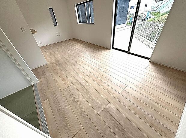 【【 1号棟】リビング】LDK16.2帖!南向きの明るいLDK♪