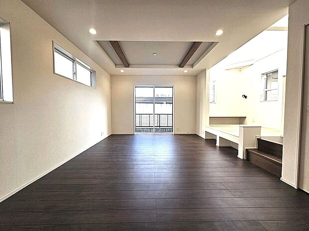 【【5号棟】リビング】LDK+畳マルチスキップで広々20帖！