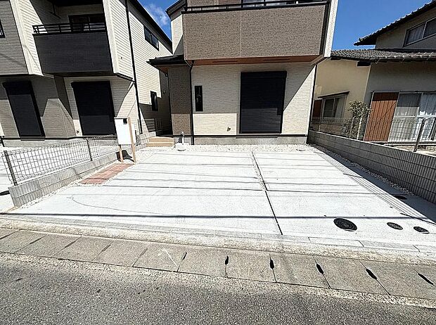 【駐車場】並列2台分の駐車スペース有り！