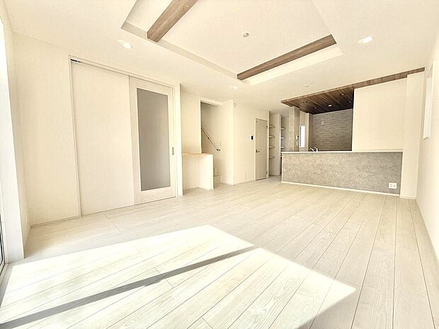 【リビング】LDK広々18帖！