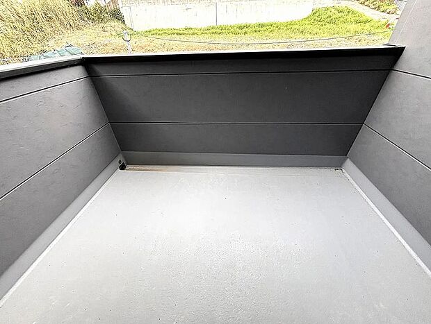 【【1号棟】バルコニー】使い勝手の良い広々バルコニー！