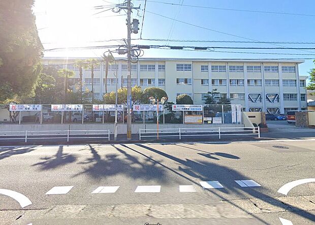 福岡市立長尾中学校（約750m）