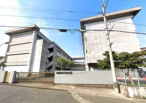 宇美町立宇美東中学校（約1,400m）