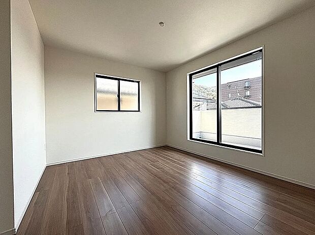 【【2号棟】洋室】主寝室ゆったり8.1帖！