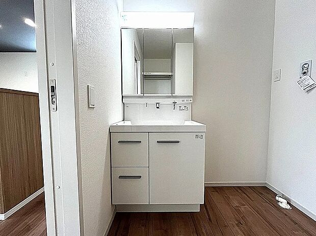 【【1号棟】洗面脱衣室】使い勝手の良いお洒落な洗面化粧台！