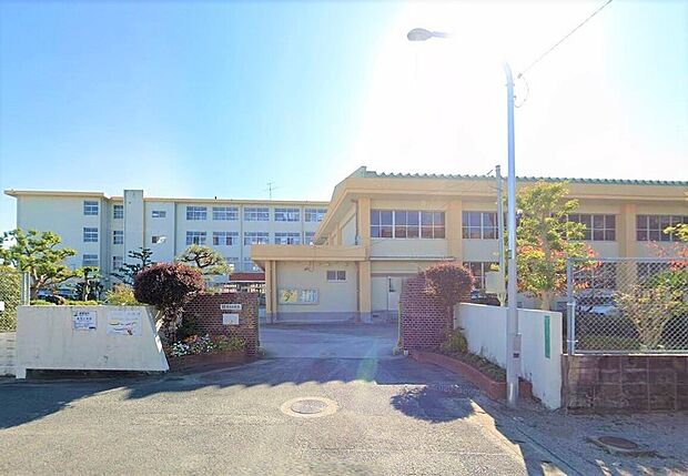 福岡市立老司小学校（約750m）