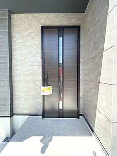 【1号棟】玄関ポーチ