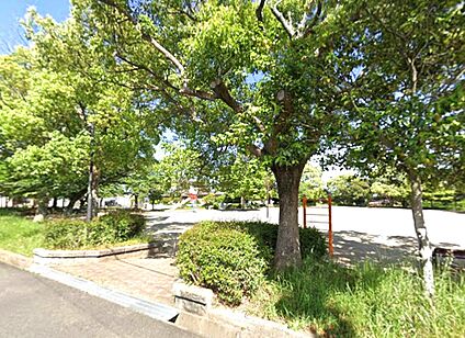 高須西一丁目南公園 150ｍ(徒歩2分)