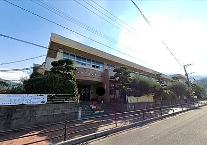 篠栗町立篠栗中学校 800ｍ(徒歩10分)