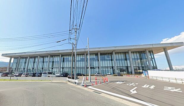 鳥栖市役所（約400m）