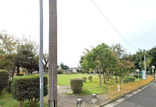有弥の里公園（約400m）
