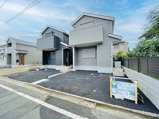 【前面道路含む現地写真】■外観、間取り、陽当たり、風通り、リビング、キッチン、駐車、スペース、眺望、街並み、周辺環境など、こちらの物件で毎日の暮らしに役立つポイント「知って納得」生活イメージを詳しく説明させて頂きます。